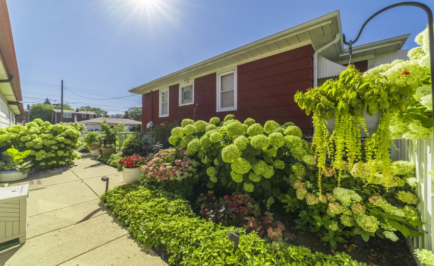 Side walkway
