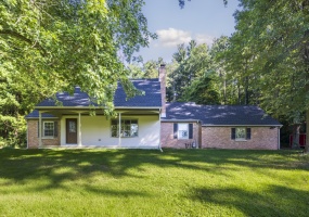 820 350, Valparaiso, Indiana, 4 Bedrooms Bedrooms, 14 Rooms Rooms,3 BathroomsBathrooms,Residential,For Sale,350,NRA827219