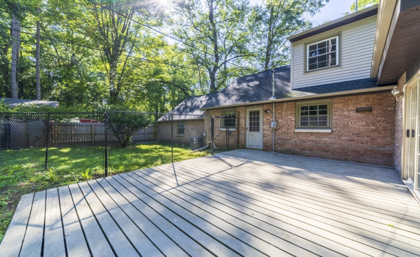 TBackPorch820North0020