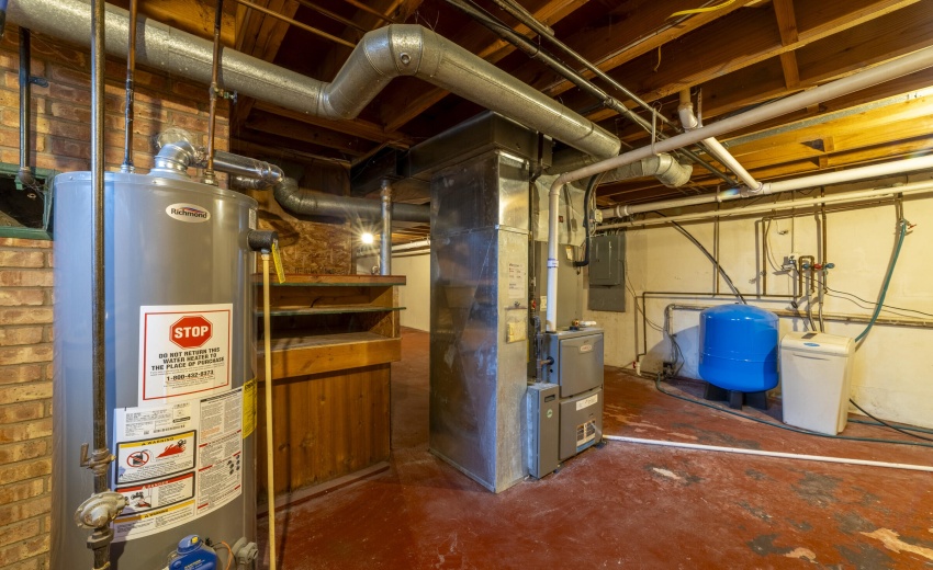 QBasement820North0064