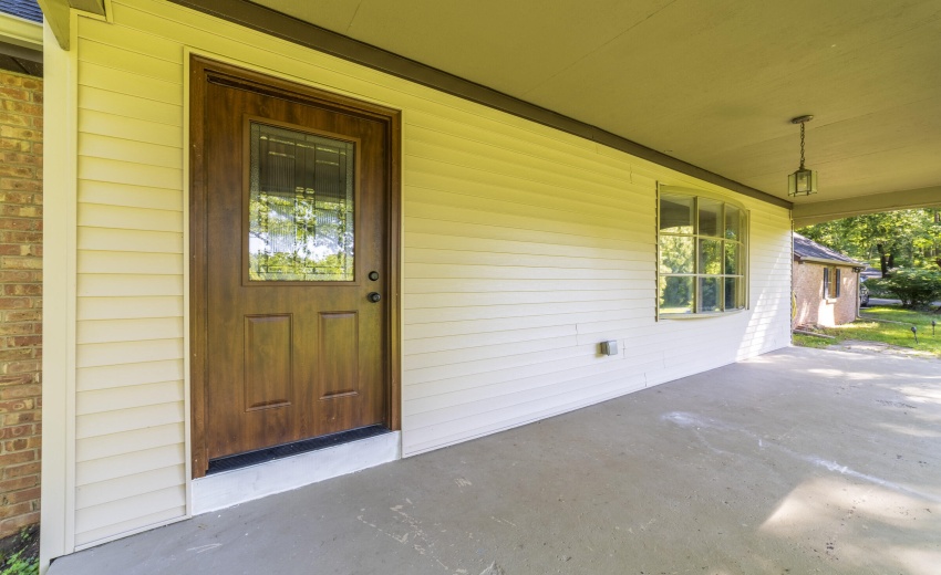 CFrontPorch820North0018