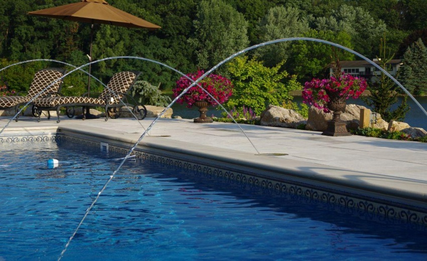 459 Surrey Hill Lane pool fountain close