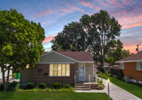 7911 Jackson Avenue, Munster, Indiana, 4 Bedrooms Bedrooms, 7 Rooms Rooms,2 BathroomsBathrooms,Residential,For Sale,Jackson,NRA827373