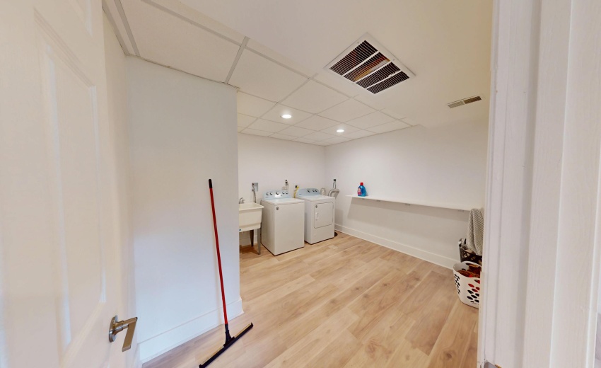 3064-Parkwood-Pl-04012025_125627