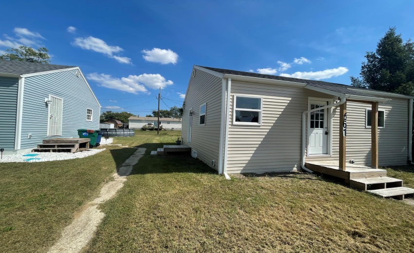 561 Grayton road side exterior view