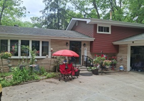 1954 Lawndale Drive, Valparaiso, Indiana, 3 Bedrooms Bedrooms, 8 Rooms Rooms,3 BathroomsBathrooms,Residential,For Sale,Lawndale,NRA827866