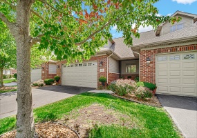 828 Boxwood Drive, Munster, Indiana, 3 Bedrooms Bedrooms, 8 Rooms Rooms,3 BathroomsBathrooms,Residential,For Sale,Boxwood,NRA827881