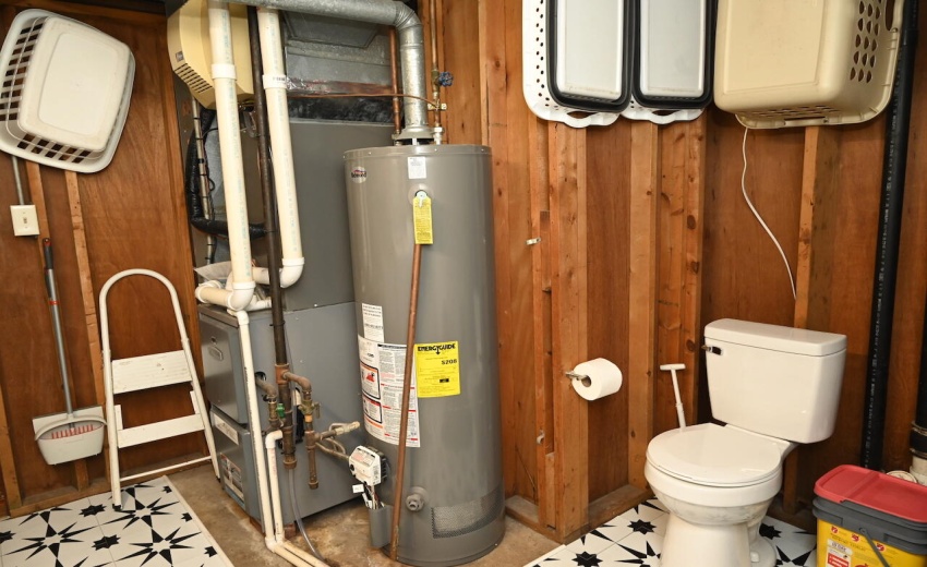 Utility/ half bath