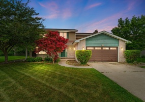 9807 Ivy Lane, Munster, Indiana, 4 Bedrooms Bedrooms, 10 Rooms Rooms,4 BathroomsBathrooms,Residential,For Sale,Ivy,NRA828279