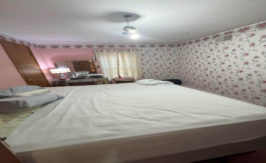 20250925_213623450_iOS