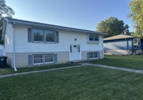 240 Rush Court, Hobart, Indiana, 4 Bedrooms Bedrooms, 10 Rooms Rooms,1 BathroomBathrooms,Residential,For Sale,Rush,NRA828601