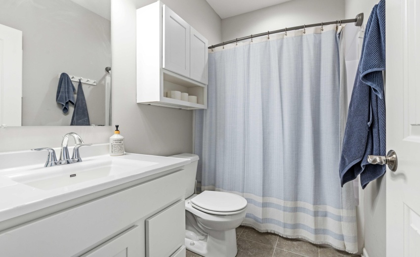2nd Bathroom