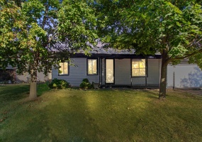107 Butternut Court, Hebron, Indiana, 3 Bedrooms Bedrooms, 8 Rooms Rooms,1 BathroomBathrooms,Residential,For Sale,Butternut,NRA828700