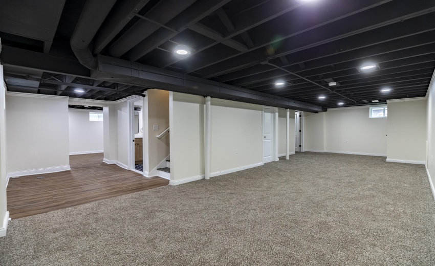 430 N Rensselaer Ave-32
