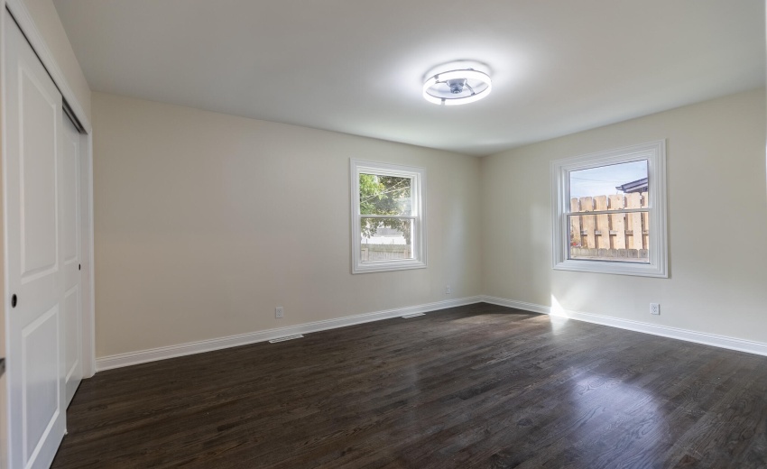 430 N Rensselaer Ave-28