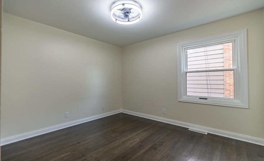430 N Rensselaer Ave-27