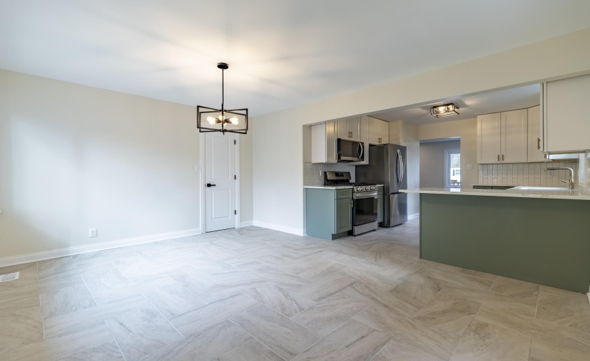 430 N Rensselaer Ave-21