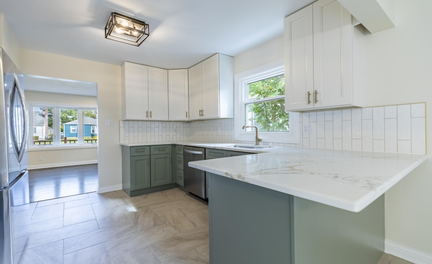 430 N Rensselaer Ave-19
