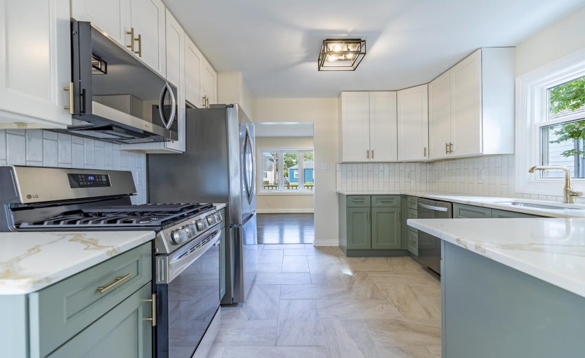 430 N Rensselaer Ave-18