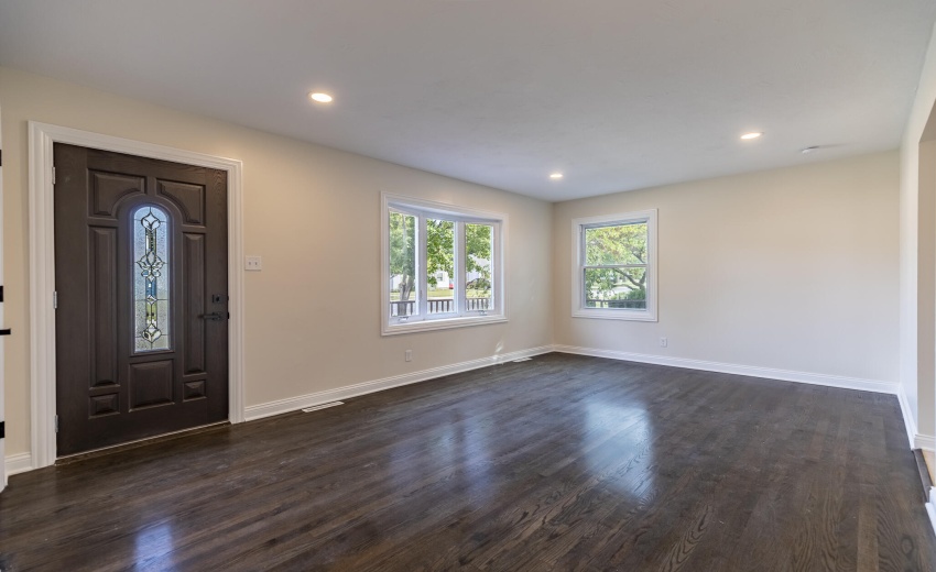 430 N Rensselaer Ave-15