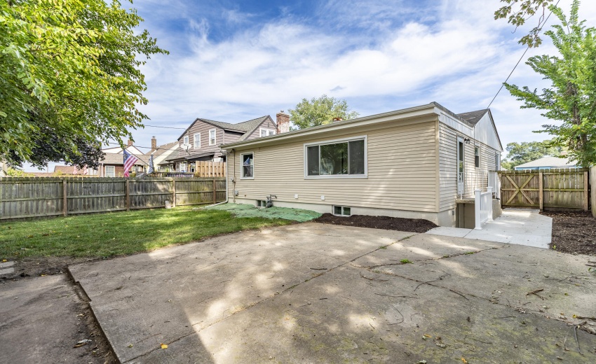 430 N Rensselaer Ave-9