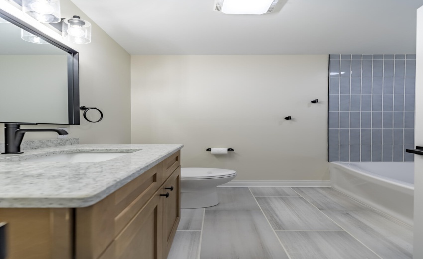 430 N Rensselaer Ave-31