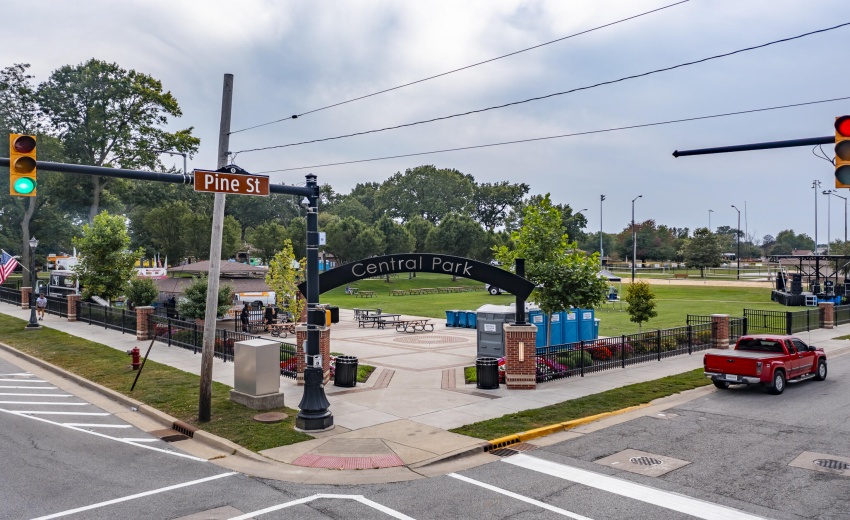 430 N Rensselaer Ave-51