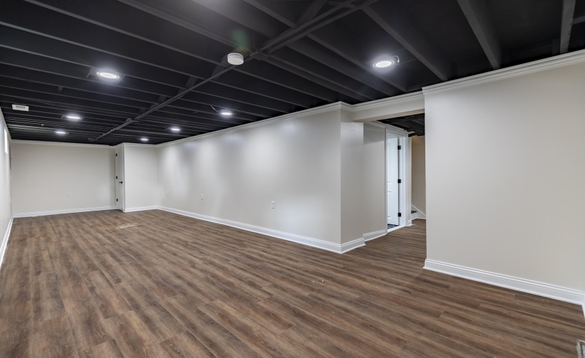 430 N Rensselaer Ave-38