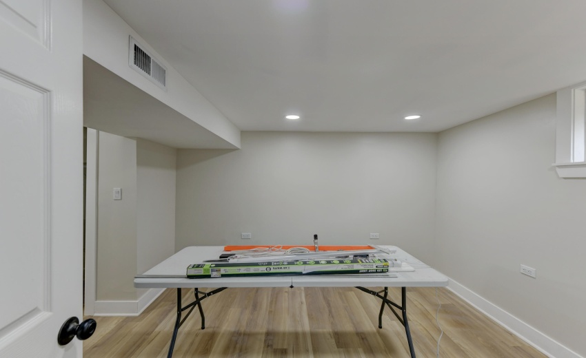 824 Elm Street-18