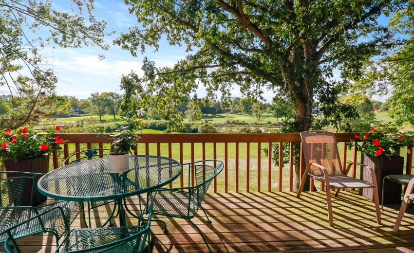 Large Deck with views!