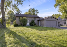 606 Main Street, Hebron, Indiana, 3 Bedrooms Bedrooms, 9 Rooms Rooms,2 BathroomsBathrooms,Residential,For Sale,Main,NRA828866
