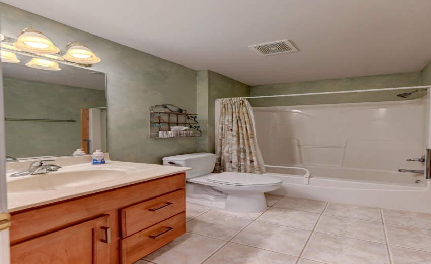 2116 Briarwood-19