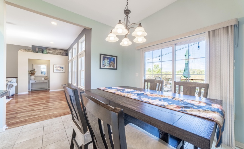 GGDiningTowerRoad0037