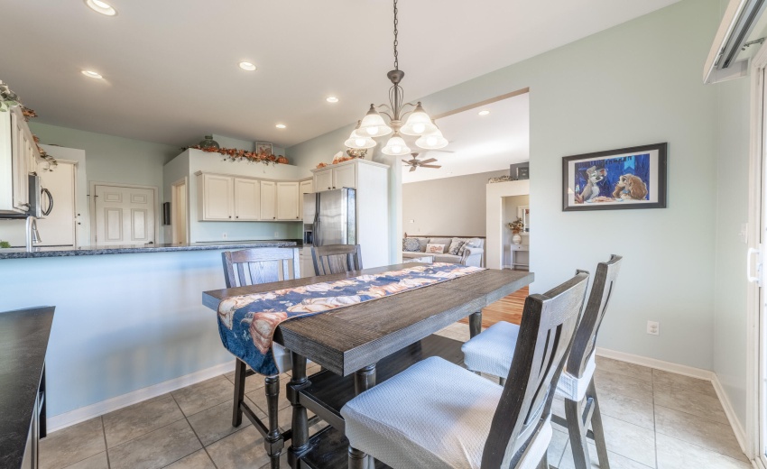 GDiningTowerRoad0035