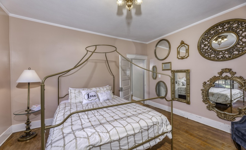 1st floor bedroom mirrors