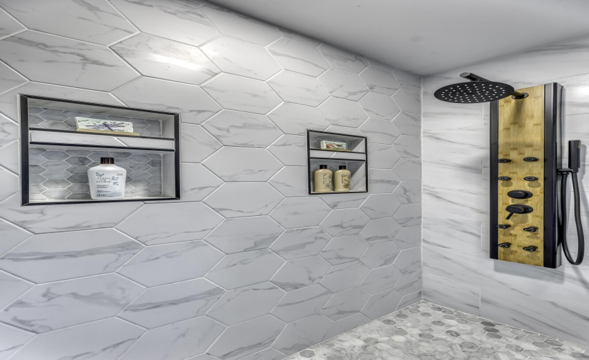 Main Floor bathroom shower