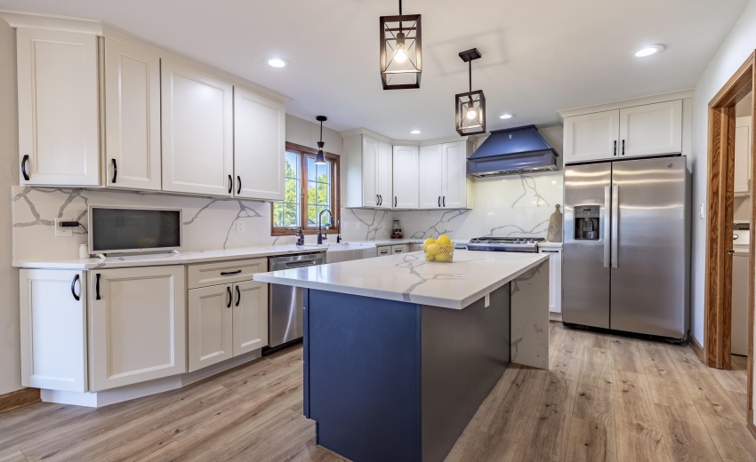 4934 Oriole Ave-kitchen  island