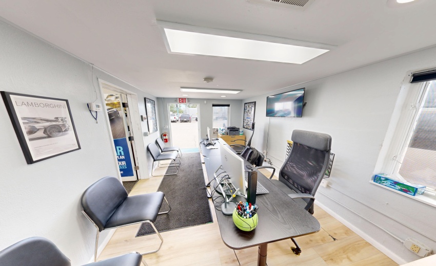 7340 Calumet Ave Sales Ofc 2