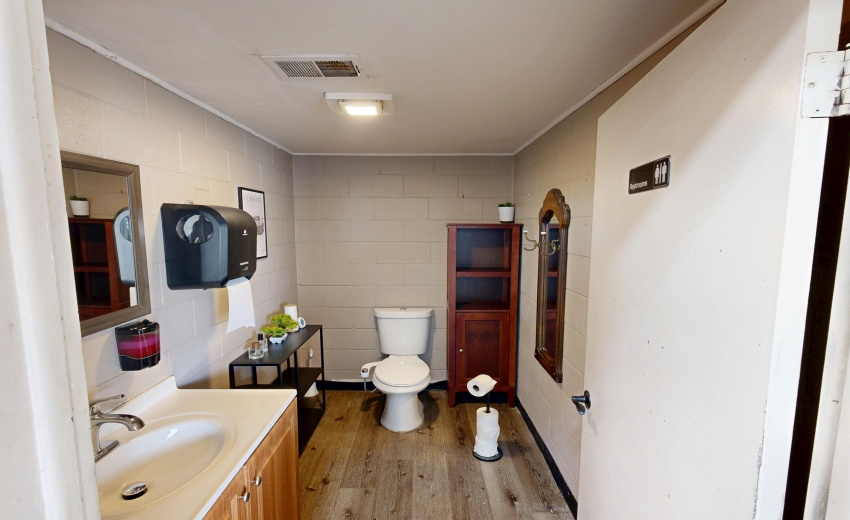 7340 Calumet Ave Water Closet