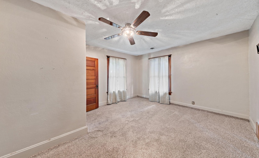 23-web-or-mls-411-e-hamilton-st