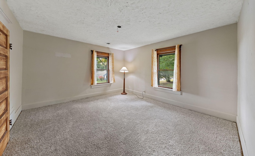 21-web-or-mls-411-e-hamilton-st