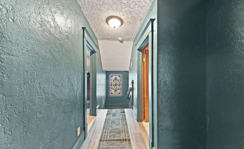 22-web-or-mls-411-e-hamilton-st