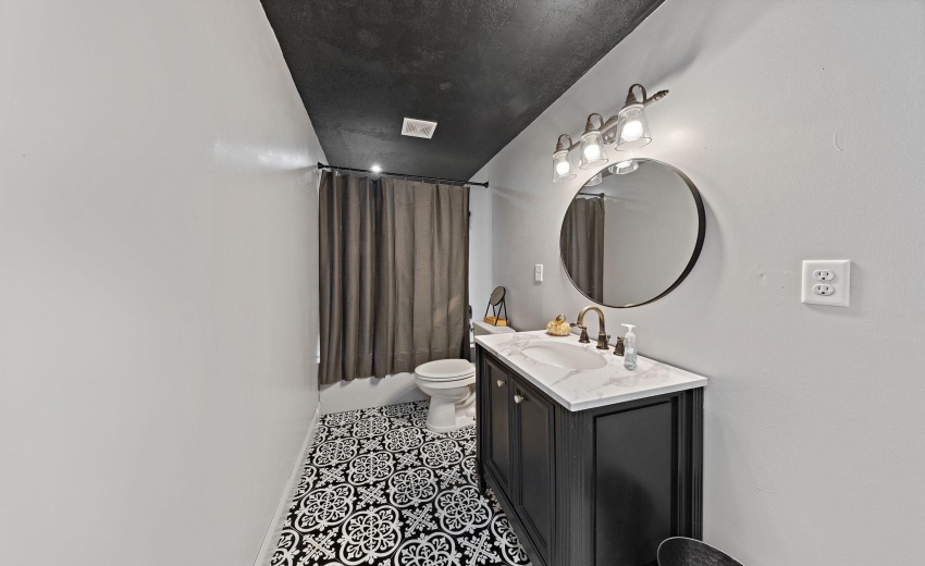 12-web-or-mls-411-e-hamilton-st