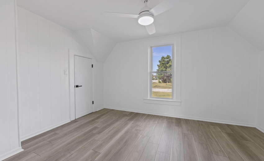 8-web-or-mls-1008-e-michigan-blvd