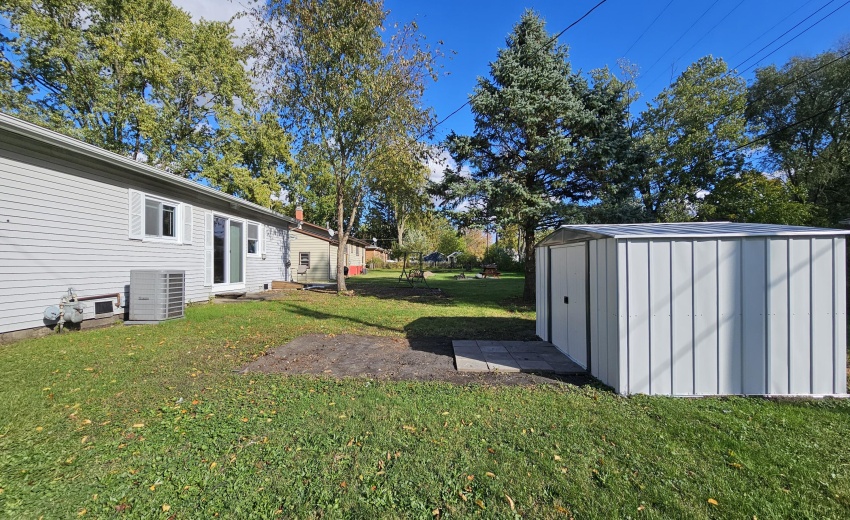 Backyard, shed for tenant