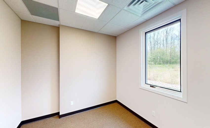 125-East-Shore-Parkway-04222026_102503