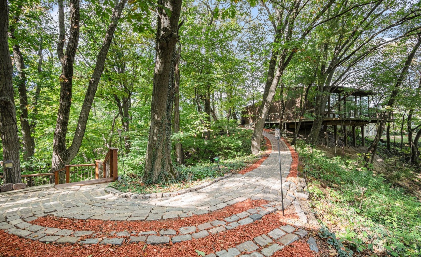 029_251023-1skylinedr-09_610