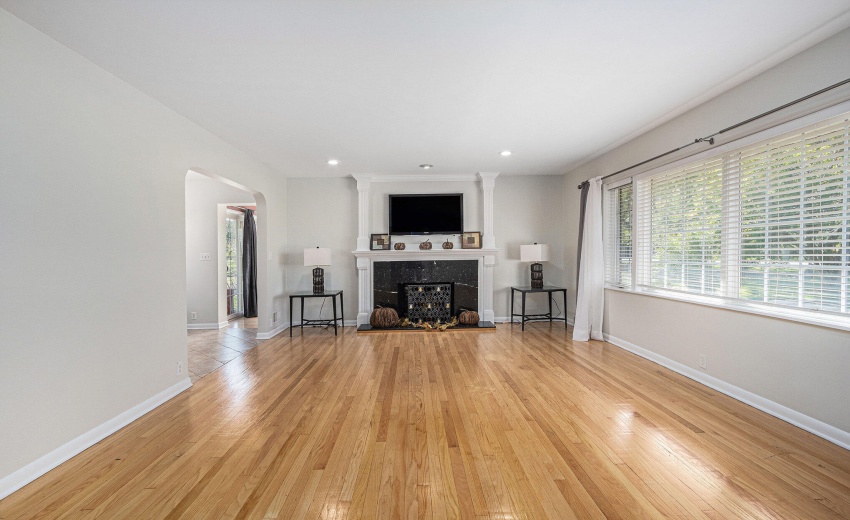 251024-6233grandblvd-03_385