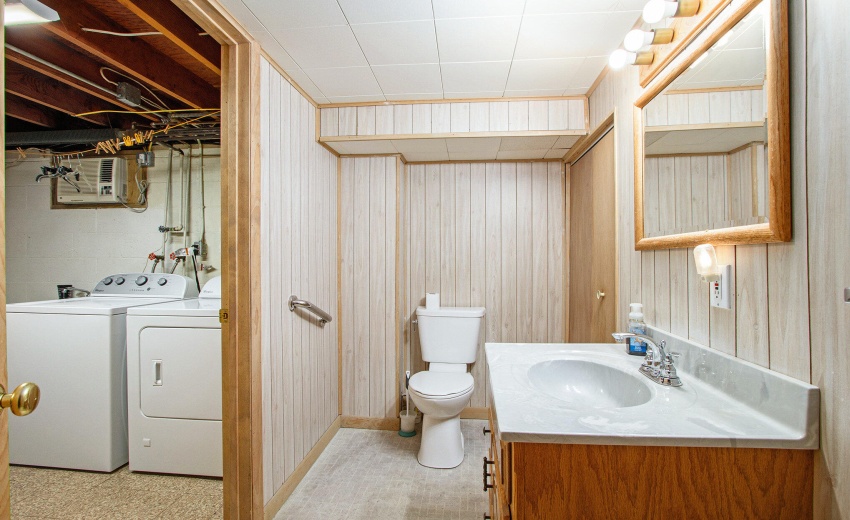 009_251028-1207kenwoodave-13_11