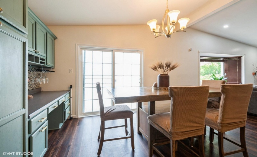 05_7405PiercePl_369001_DiningRoom_Large